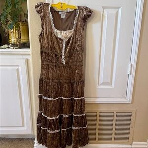 Chic Brown crinkled Velvet Maxi Dress with Lace Trim size L